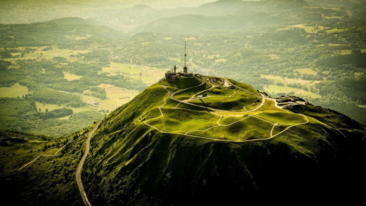 Maison D'Hotes La Nichee Rochefort-Montagne Dış mekan fotoğraf