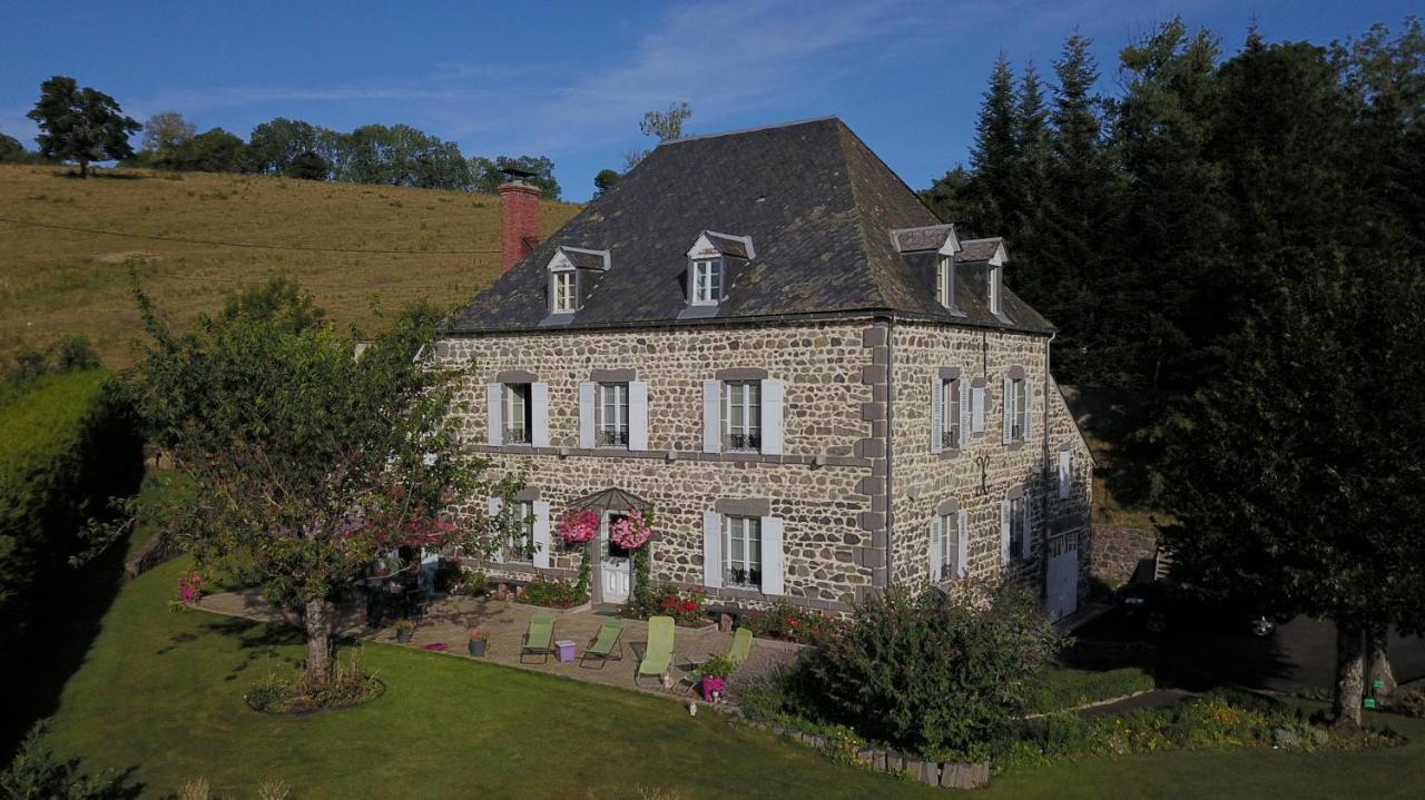 Maison D'Hotes La Nichee Rochefort-Montagne Dış mekan fotoğraf
