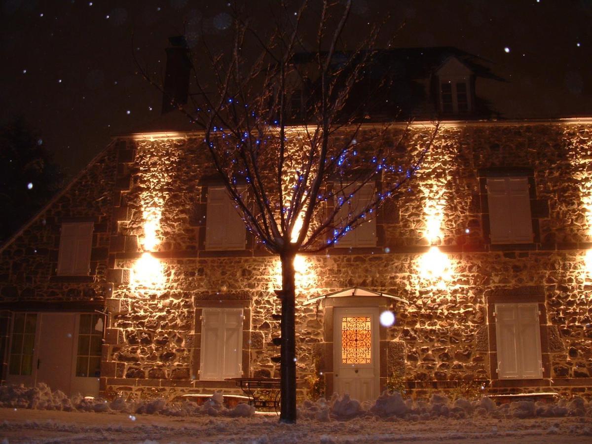 Maison D'Hotes La Nichee Rochefort-Montagne Dış mekan fotoğraf